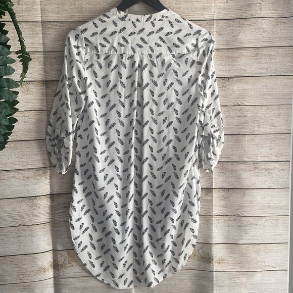 SMALL | Tunic length shirt - Picture 9 of 9